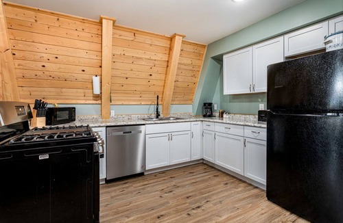 Au Gres Cabin | Lakefront A-Frame with Lofted Interior Ideal for Outdoor Activities in Michigan
