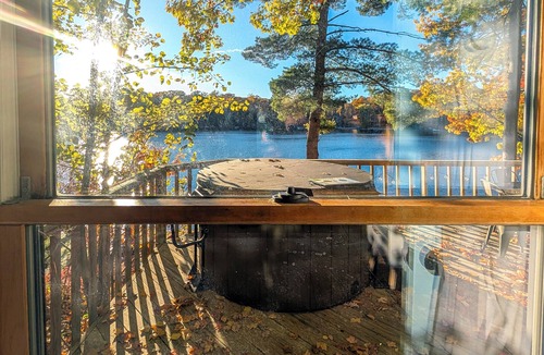 Mayfield Cottage | Lakefront Cabin - Hot Tub, Kayaks, Canoe, Pedal boat, Fishing Dock- Pet friendly