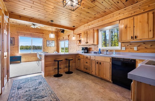 Lake Manuka House | Lakefront Cabin on All-Sports Manuka Lake | Dock + Fire Pit
