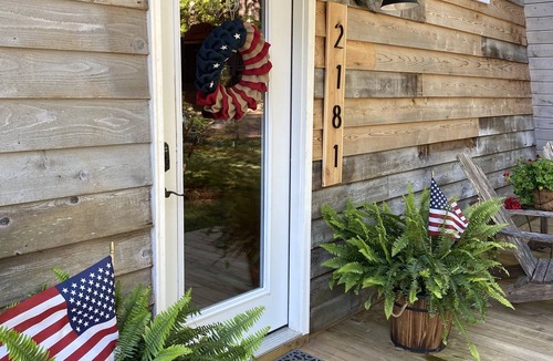 Five Points House | Lakefront Cabin on West Point Lake, private dock, fire pit! Near Lagrange