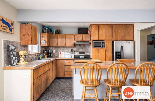 Belding House | Lakefront Cabin with Fishing With Hot Tub, Kayaks