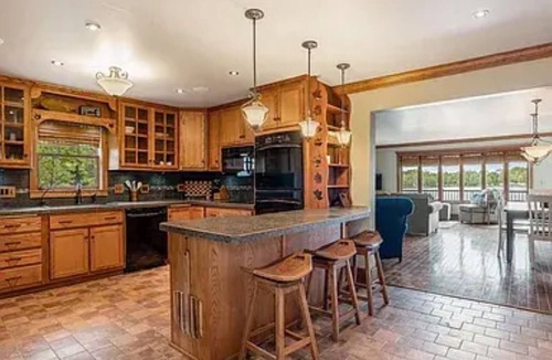 Six Lakes House | Lakefront Charming House at Six Lakes with AC and Heat/4 Guest