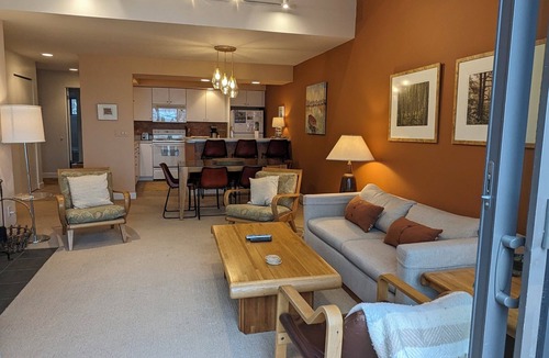 Maple City House | Lakefront condo on Lake Michigan. Fireplace. A/C. Beautiful resort setting.