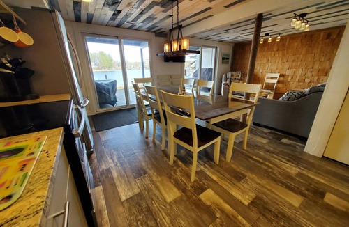 Mears House | Lakefront Cottage boat rental available