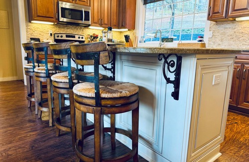 Jacksons' Gap House | Lakefront Home: Dock, Kayaks, Ping Pong, Fire Pit, Stunning Views & Dog Friendly