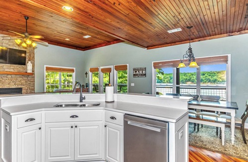 Pleasure Point House | Lakefront Home with Views! 40 minutes to Auburn