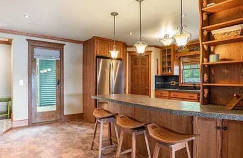 Six Lakes House | Lakefront House Great for Bachelorette Parties and Reunions