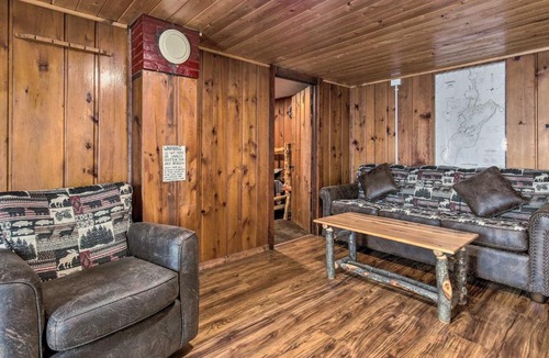 Minocqua House | Lakefront Minocqua Cabin w/Dock, WiFi & AC