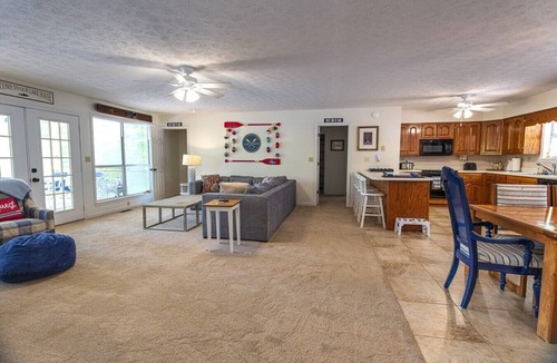 Jacksons' Gap House | Lakefront Retreat w Dock, Game Room & Beach!