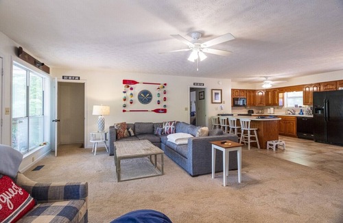 Jacksons' Gap House | Lakefront Retreat w Dock, Game Room & Beach!