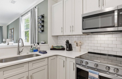 Jacksons' Gap House | Lakefront Villa @ Bay Pines- Unit 6