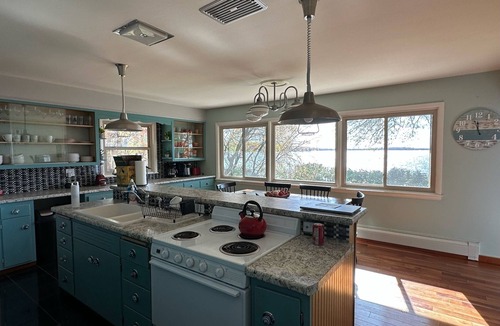 Crandon Cottage | Lakeside Bliss: Your Ultimate Escape on Lake Metonga in Crandon, Wisconsin
