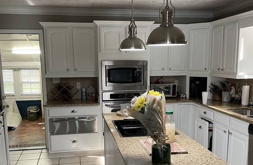 Talladega House | Lakeside retreat 5 min away from the Superspeedway