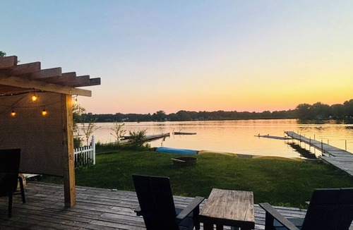Alto Cottage | Lakeside Retreat Near Grand Rapids: Private Dock, Kayaks & Sunset Views