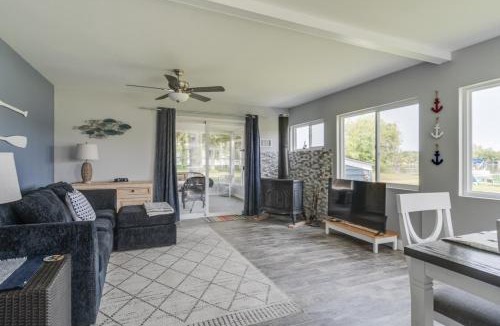 Kendall House | Lakeside Retreat on South Scott Lake – Pet Friendly | Sleeps 8