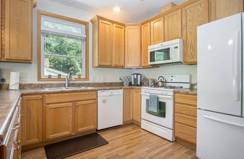 Whitehall House | Lakeside Retreat - Peak Fall Colors, Fire Pit, Hiking, Near Lake MI