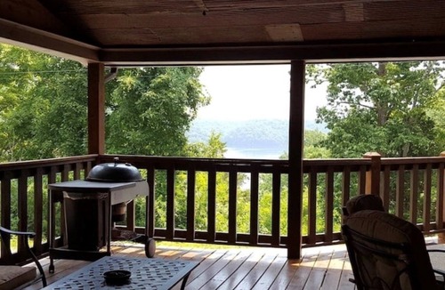 Celina Cabin | Lakeview Cabin on Dale Hollow Lake, Celina TN