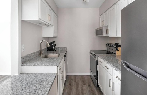 Homewood Apartment | Landing | Beautiful 1BD, Clubhouse, Pool