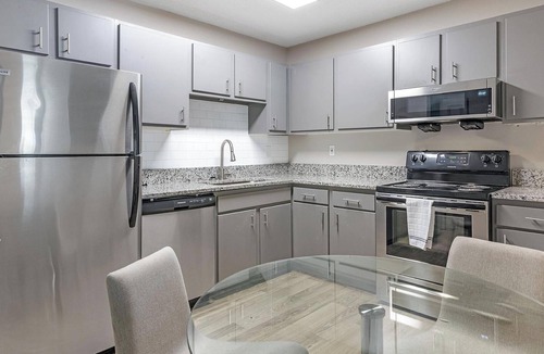 Huntsville Apartment | Landing | Beautiful 1BD, Pool, Gym