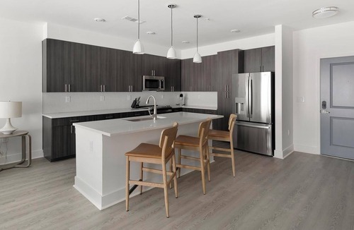 Crestline Heights Apartment | Landing | Modern 2BD, Gym, Pool