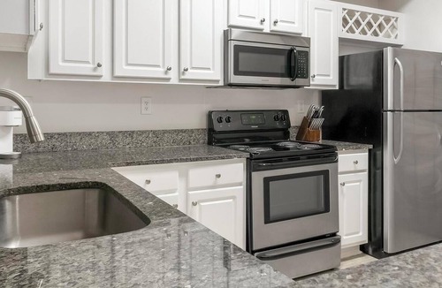 Piedmont Heights Apartment | Landing | Modern 2BD, Courtyard, Pool