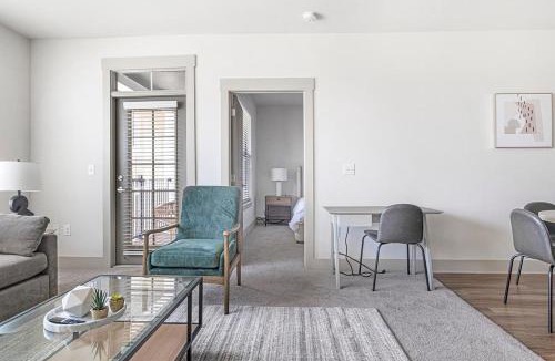 Crestline Heights Apartment | Landing Modern Apartment with Amazing Amenities (ID3573X92)