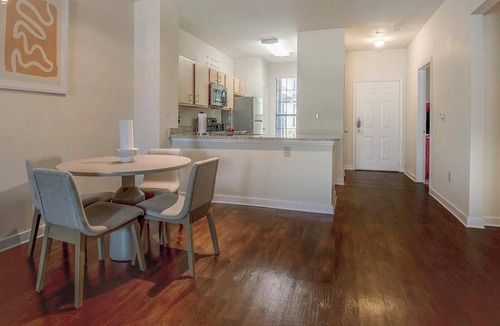 New Pathways Apartment | Landing | Spectacular 2BD, Gym, Clubhouse