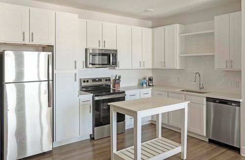 Belle Mina Apartment | Landing | Spectacular 2BD, Clubhouse, Courtyard