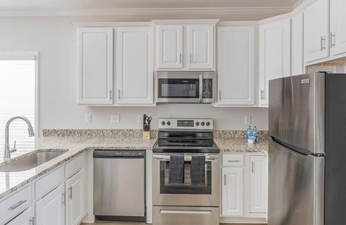 Huntsville Apartment | Landing | Spectacular 1BD, Gym, Clubhouse