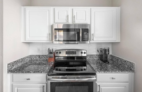 Murfreesboro Apartment | Landing | Stunning 1BD, Clubhouse, Gym