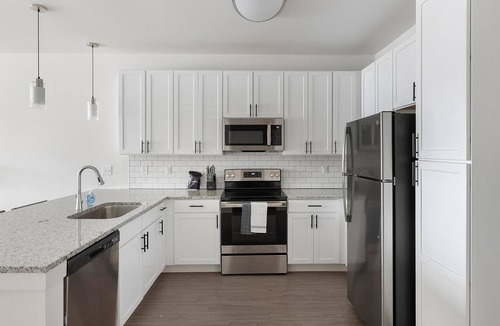 Athens Apartment | Landing | Stylish 1BD, Gym, Yoga Studio