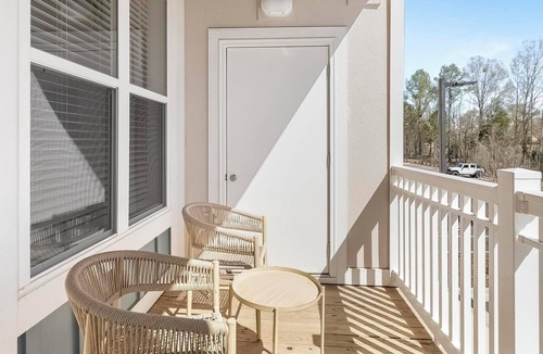 Belle Mina Apartment | Landing | Stylish 2BD, Clubhouse, Courtyard