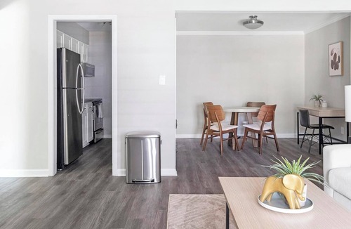 Homewood Apartment | Landing | Stylish 1BD, Clubhouse, Gym