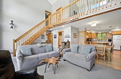 Pellston Cottage | Larks Lake Lodge: Sandy Toes & Sunny Skies – Your Summer Getaway Awaits!
