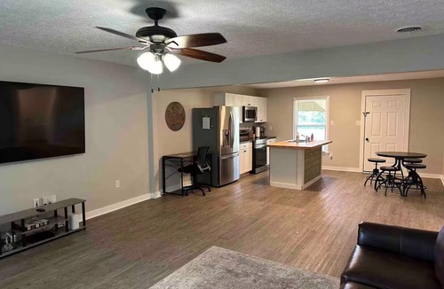 Murfreesboro House | Lawrence Oaks Residence- Welcoming 2-bedroom house in Murfreesboro
