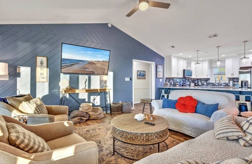 Southpointe House | Lazy Pelican Steps to the Sand, Gulf-Front Views | Sleeps 12