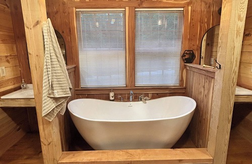Joppa Cabin | Leesa’s Cozy Cabin in Union Grove