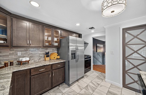 Georgetown House | Less than 3 Miles to ND. Pool, game room and 4 Bedrooms. Firepit and huge yard