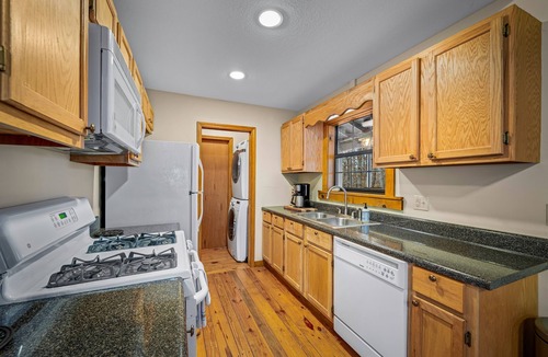 Mentone Cabin | Linger Longer Cabin - Midterm Rental in Mentone | Fast WiFi | Porches | 3+ Acres