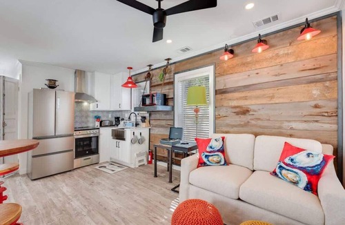 San Juan House | Little Juan | Cozy Cottage Near Seaside
