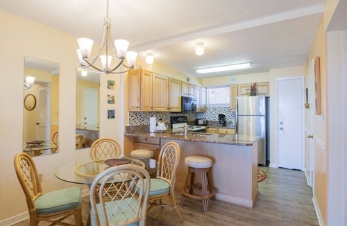 Gulf Shores Condo | Location! Views! Pool! Super Cute!