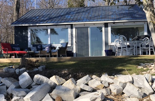 Rapid River Cottage | Longview cottage nestled on Big Bay DeNoc Sleeps 9 comfortably