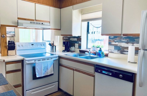 Biltmore Beach House | Look no further! Gulf of Mexico , steps to waterfront! Gulf Getaway 😀🌞🏝👙🌊
