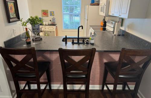 Auburn Apartment | Lovely 2BR 3BA Condo