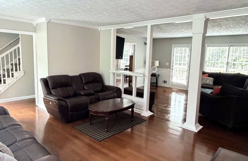 Church Street House | Lovely 3-bedroom house with AC in charming Fayetteville