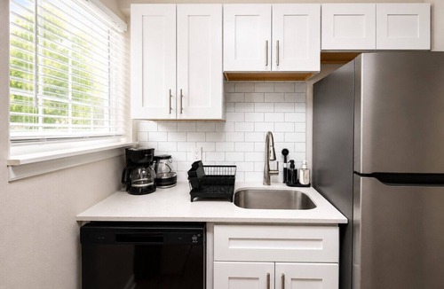 Shannon Villa | Luna Loft Hoover | Modern 2 Bedroom Stay