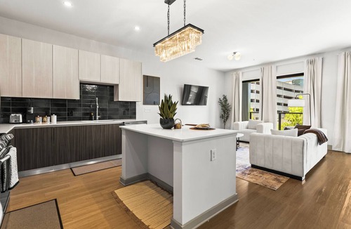Midtown Apartment | Lux Mocha Downtown Self Check-in Balcony