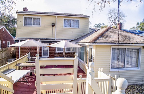 Detroit House | Luxe 7 bdr 4 Fullbath with Jacuzzi on West side Detroit