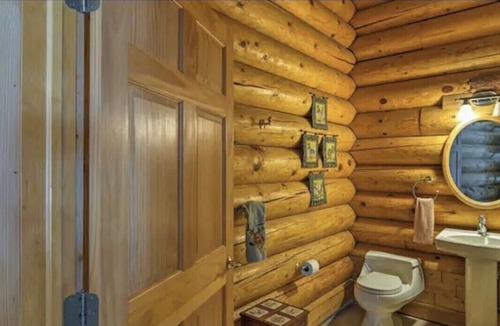 Barbeau House | Luxurious Lodge & Retreat Center in the beautiful UP