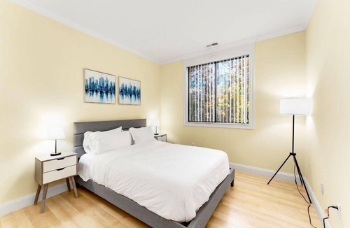 Novi Apartment | Luxury 2BD | DT Novi | 2 Beds | Free Parking